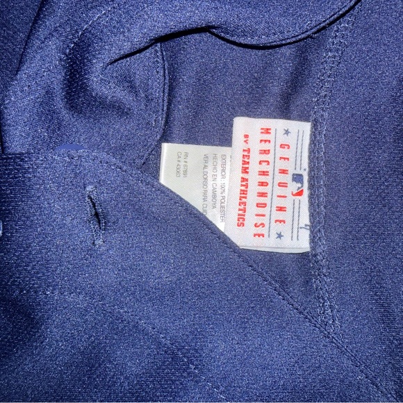 Kids Derek Jeter #2 New York Yankees Authentic Jersey - Picture 5 of 6